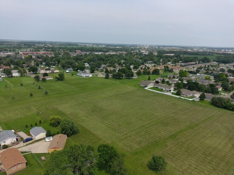 1003-1009 Lawson St, Aberdeen, SD à vendre - Photo du bâtiment - Image 3 de 7