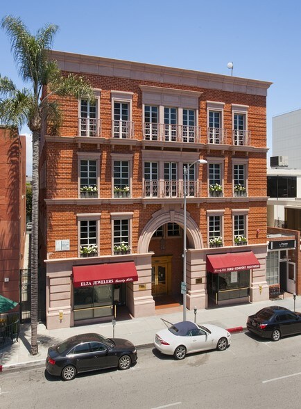 416 N Bedford Dr, Beverly Hills, CA à louer - Photo du bâtiment - Image 3 de 13