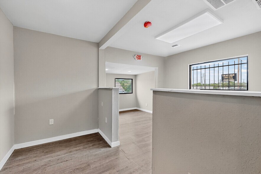 3818 S Lancaster Rd, Dallas, TX à louer - Photo du bâtiment - Image 2 de 37