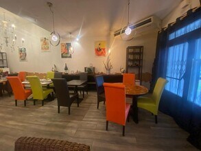 Commerce de détail dans Castelló d'Empúries, Gerona à louer Photo du bâtiment- Image 2 de 18