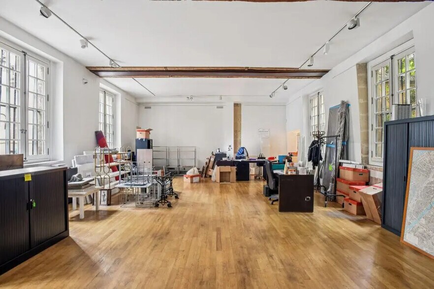 7 Rue Charles V, Paris à louer - Photo du bâtiment - Image 2 de 11