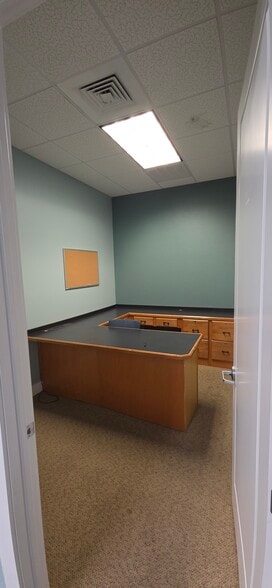 13830 Jetport Commerce Pky, Fort Myers, FL for lease - Building Photo - Image 2 of 27