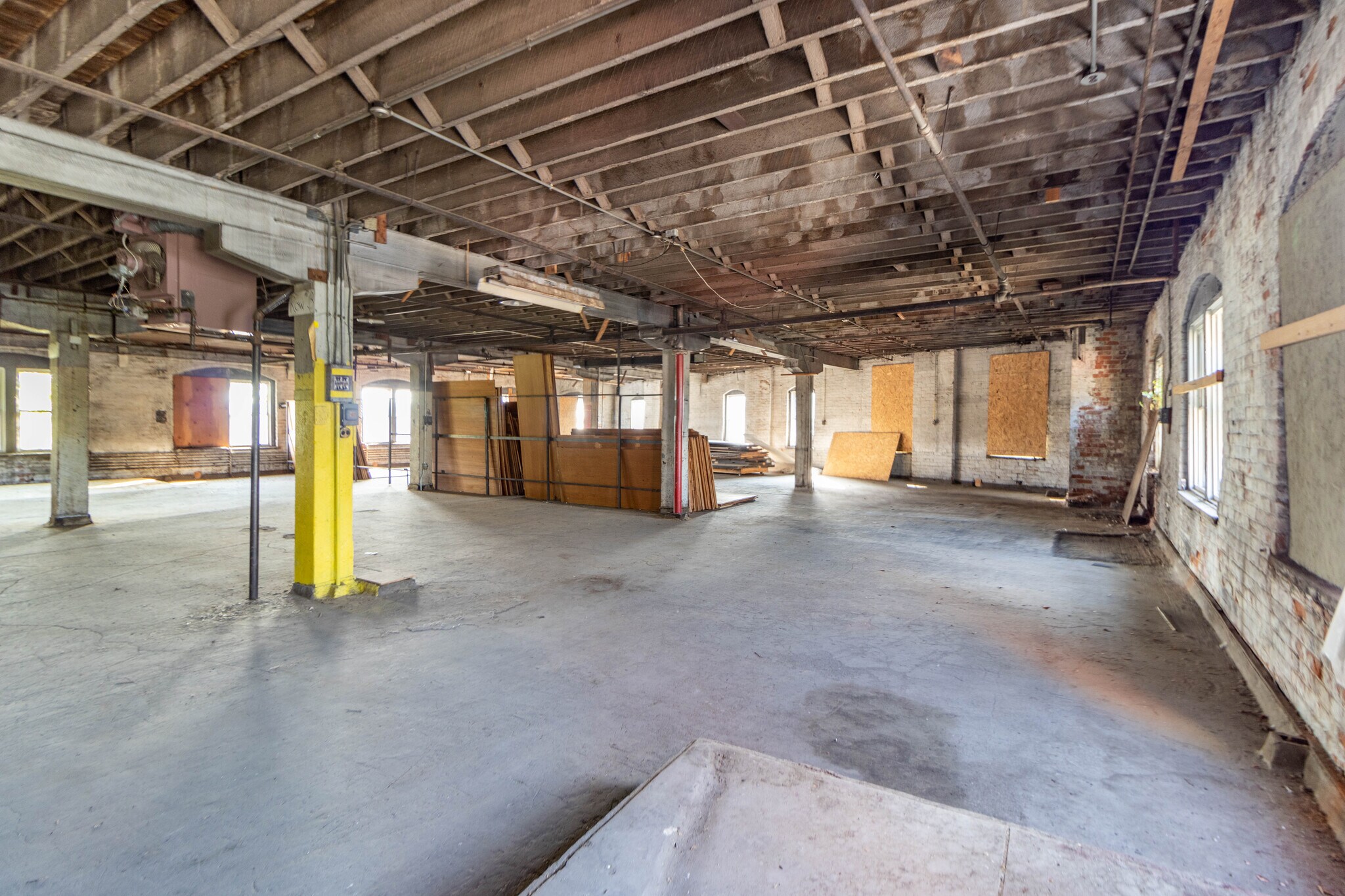1275 Budd St, Cincinnati, OH for lease Interior Photo- Image 1 of 15
