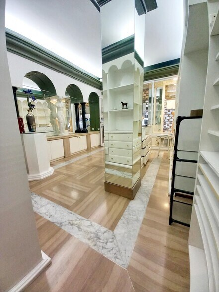 Retail in Córdoba for sale - Interior Photo - Image 2 of 6