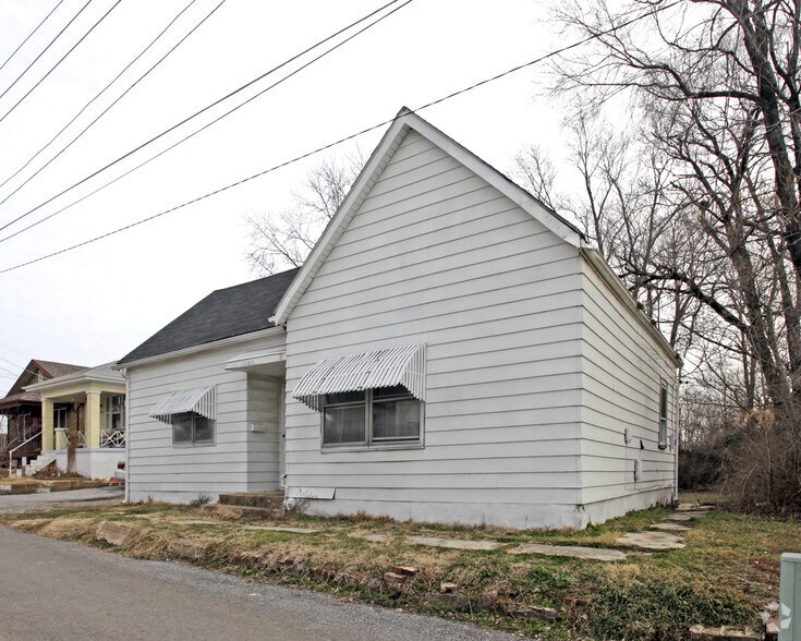 1320 Hughes Pl, Saint Louis, MO for sale - Building Photo - Image 2 of 2