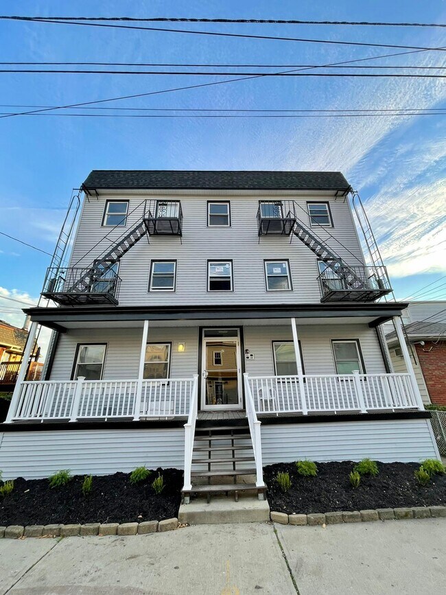 More details for 42 Lester St, Wallington, NJ - Multifamily for Sale