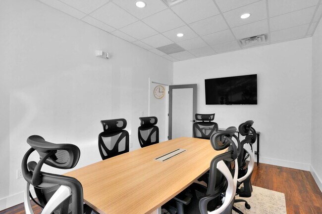 Plus de détails pour 108 W Virginia Ave, Bessemer City, NC - Coworking à louer