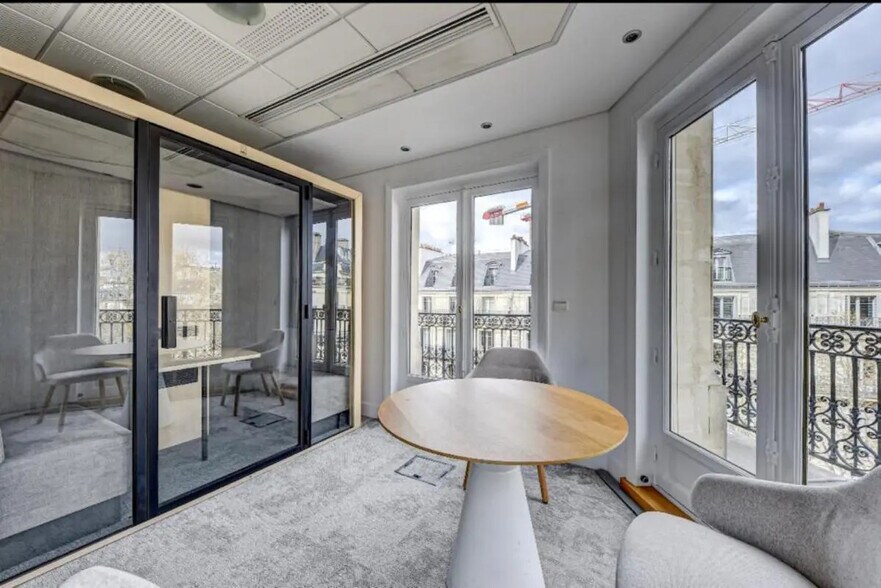 6 Avenue Franklin D. Roosevelt, Paris for lease - Interior Photo - Image 3 of 3