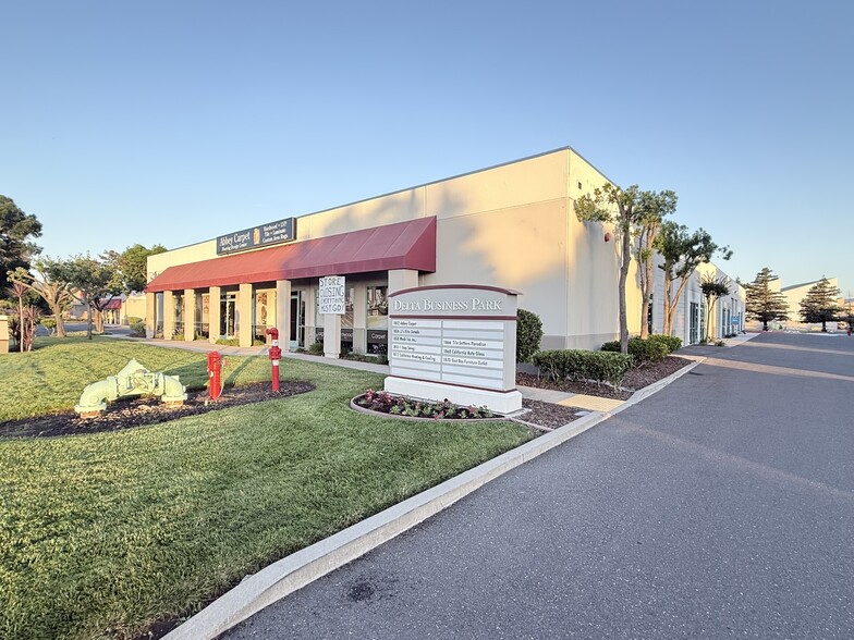 1802-1830 Verne Roberts Cir, Antioch, CA for lease - Building Photo - Image 2 of 5