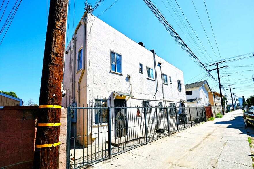 1209 Olive Ave, Long Beach, CA à vendre - Photo du bâtiment - Image 3 de 3