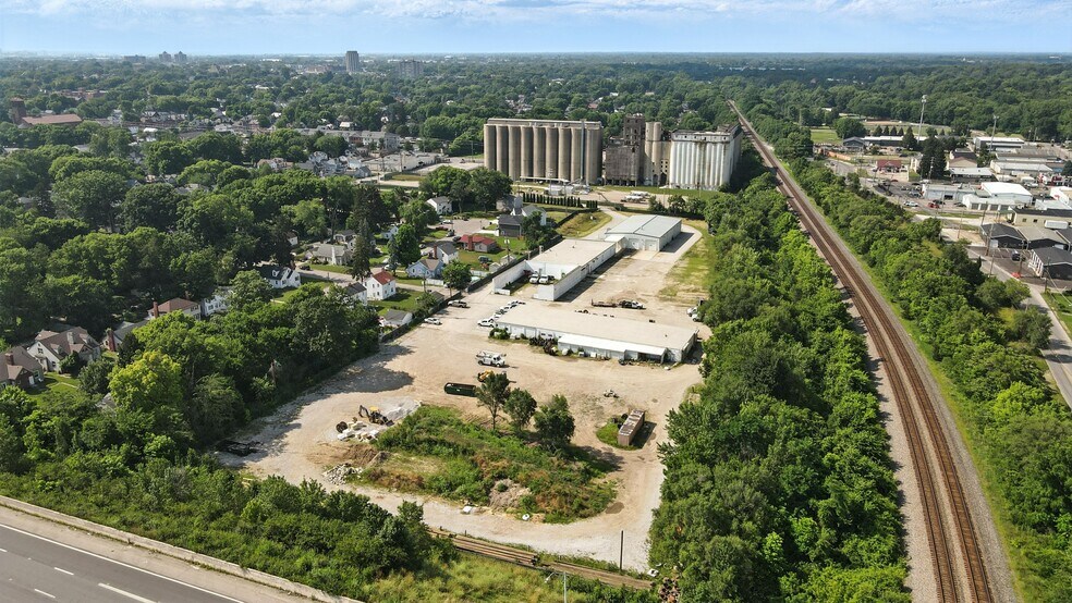 2000 E Fulton St, Columbus, OH à louer - Photo du bâtiment - Image 2 de 7
