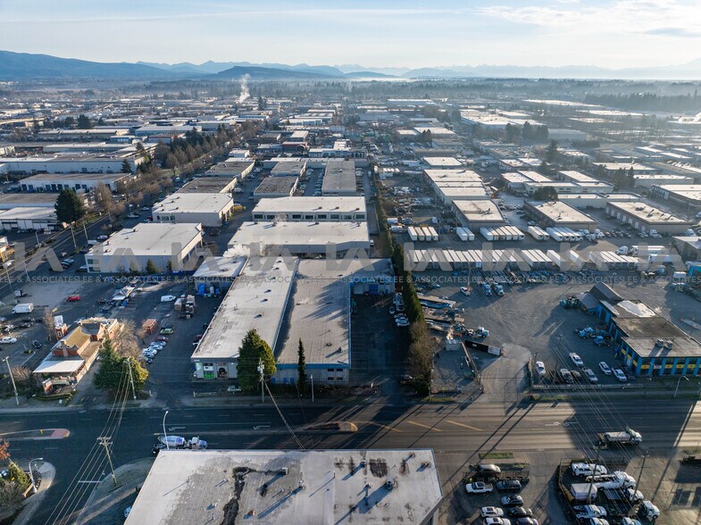 9520 192nd St, Surrey, BC à louer - Photo du bâtiment - Image 3 de 30