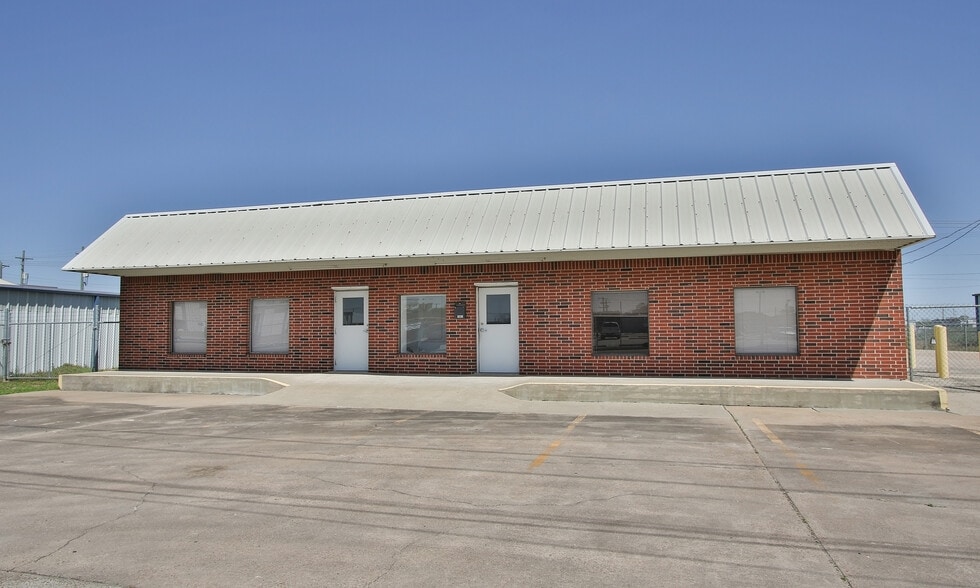 101 20th St S, Texas City, TX for lease - Primary Photo - Image 1 of 3