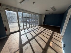 6245 Clark Center Ave, Sarasota, FL for lease Interior Photo- Image 2 of 9