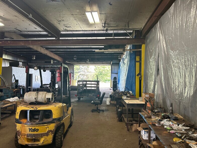 312 Portland Rd, Waterloo, WI à louer - Photo du bâtiment - Image 3 de 9