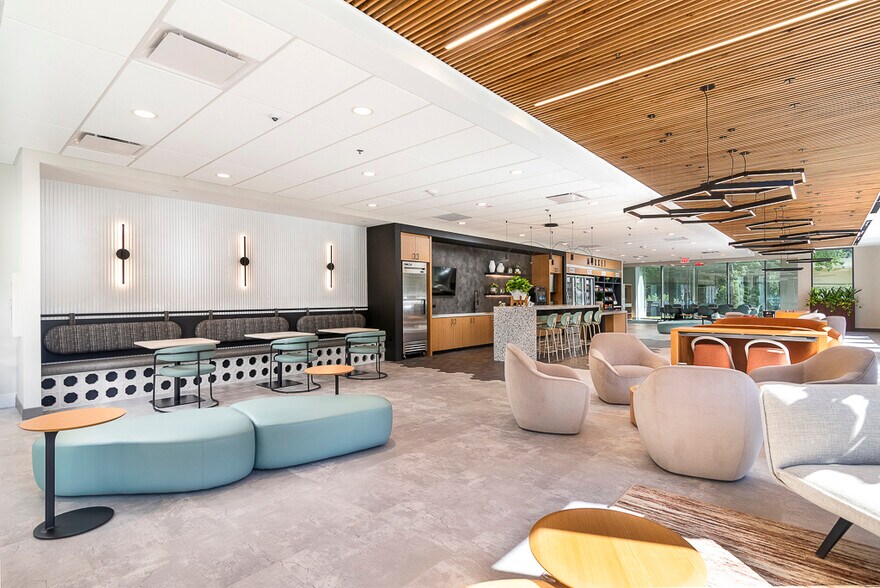 1850 Parkway Pl, Marietta, GA à louer - Photo intérieure - Image 3 de 25