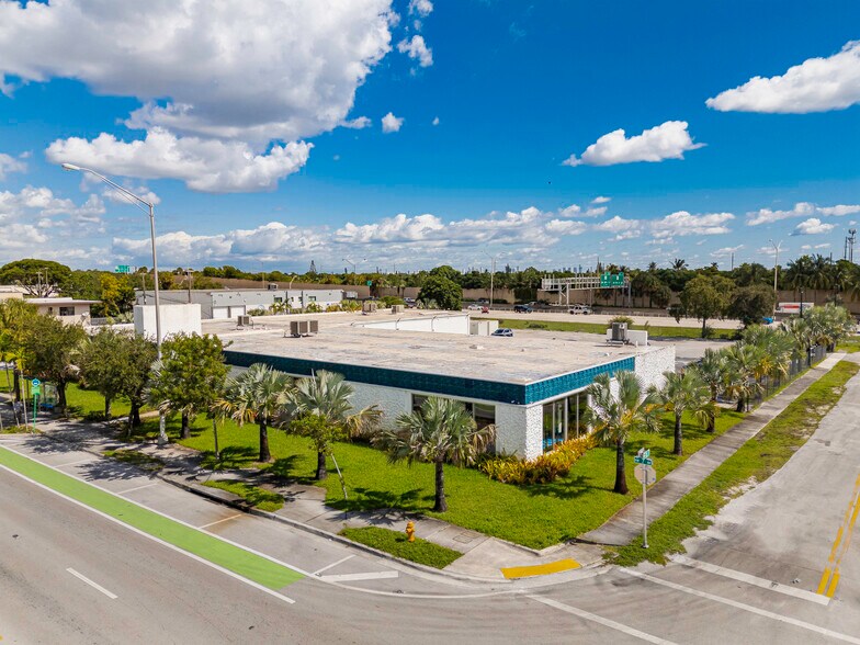 11575 NW 7th Ave, Miami, FL à vendre - Photo du bâtiment - Image 2 de 18