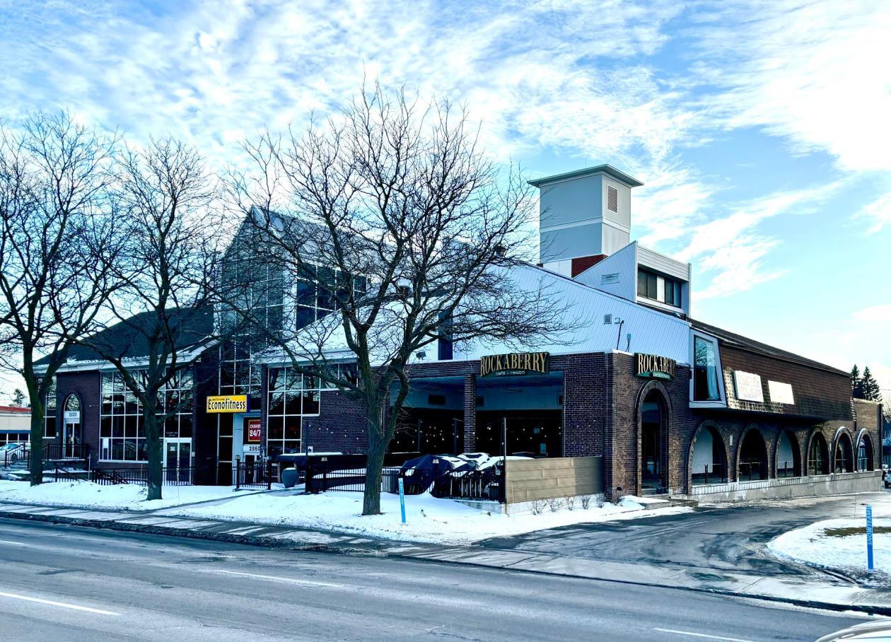 2870 Boul Saint-Charles, Kirkland, QC for sale Primary Photo- Image 1 of 1