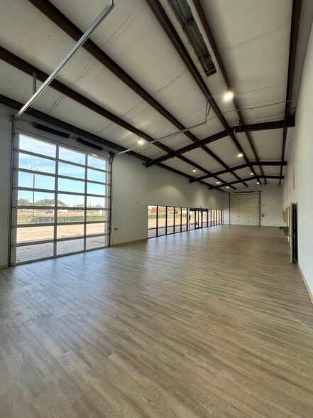 331 Highway 146 S, La Porte, TX for lease - Building Photo - Image 2 of 33