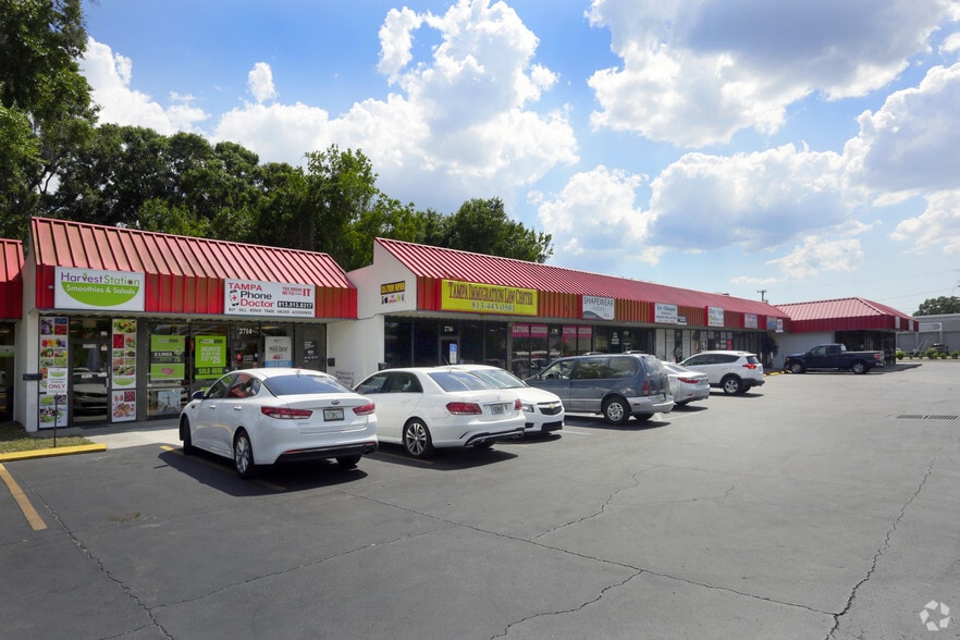 2712-2730 W Waters Ave, Tampa, FL à louer - Photo principale - Image 1 de 4