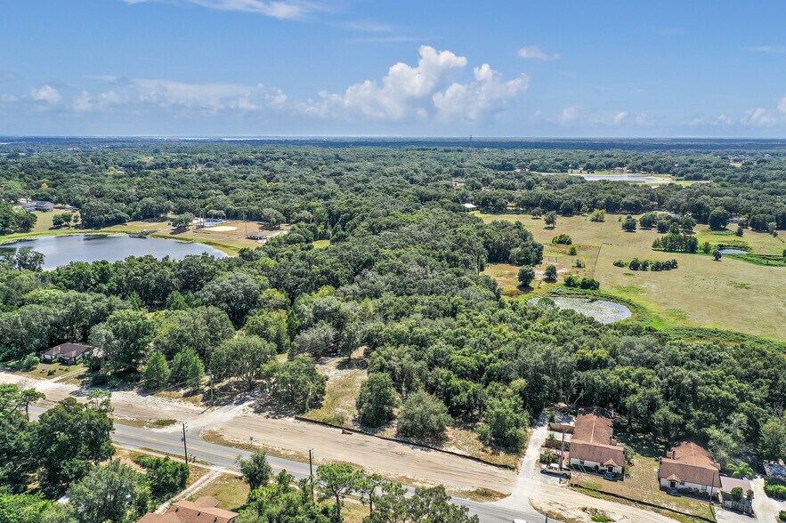 907 W Miller St, Fruitland Park, FL à vendre - Photo du bâtiment - Image 3 de 13