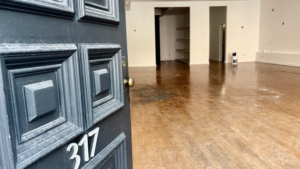 317 Warren St, Hudson, NY for lease - Interior Photo - Image 3 of 21