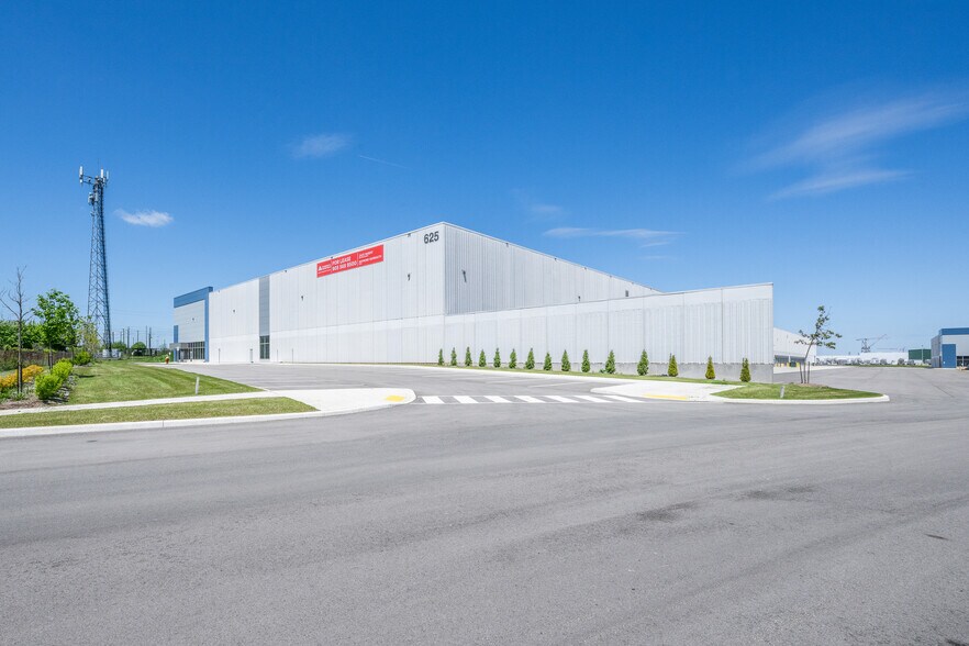 625 Bronte Rd, Oakville, ON à louer - Photo du bâtiment - Image 3 de 5