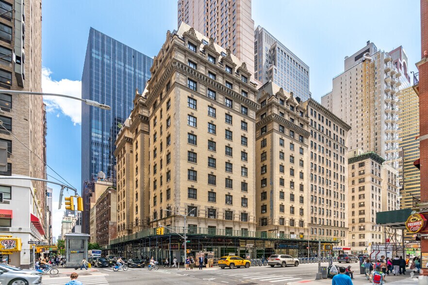 853 Seventh Ave, New York, NY à louer - Photo du bâtiment - Image 1 de 7