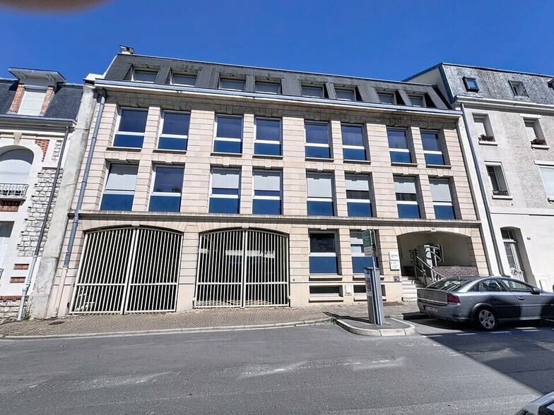 Office in Reims for lease - Building Photo - Image 2 of 11