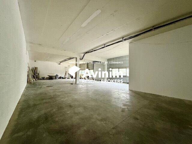 Industrial in Taverny for lease - Interior Photo - Image 2 of 2