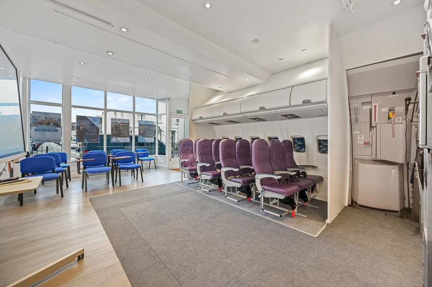 245 Munster Rd, London for lease - Building Photo - Image 3 of 6
