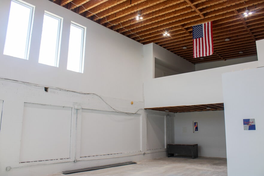 8100 Memorial Pky SW, Huntsville, AL for lease - Building Photo - Image 3 of 6