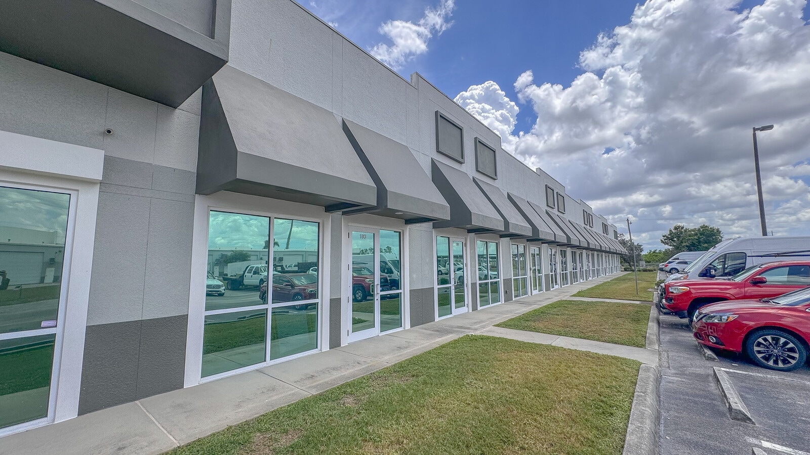 6660 Taylor Rd, Punta Gorda, FL 33950 - Unité 103 - - Photo intérieure - Image 2 of 17