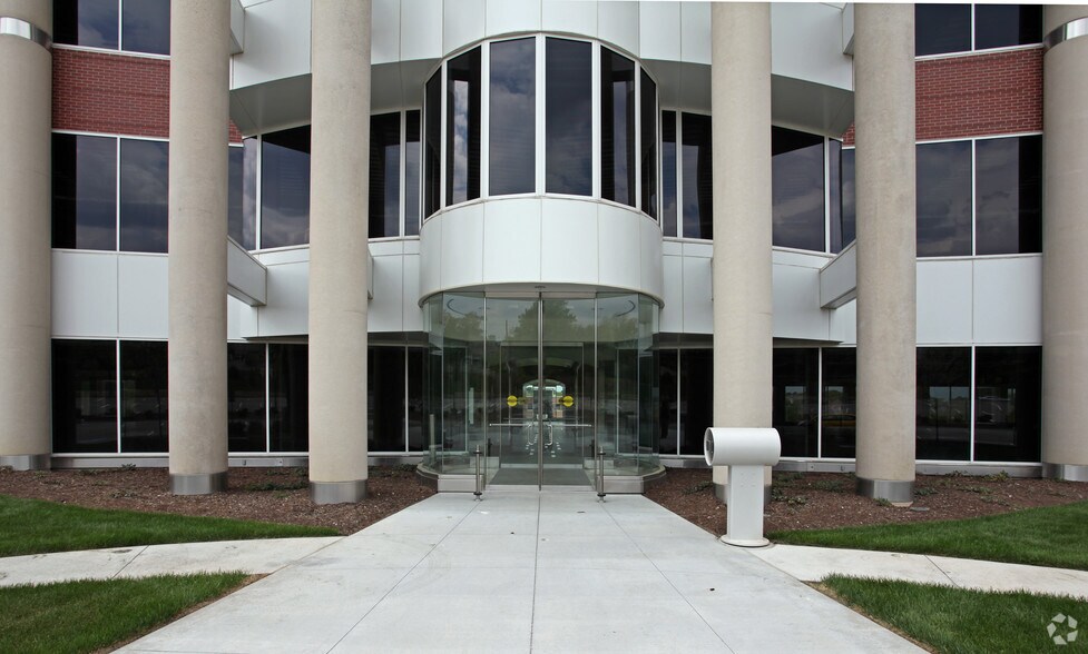 11161 Overbrook Rd, Leawood, KS for lease - Building Photo - Image 2 of 11