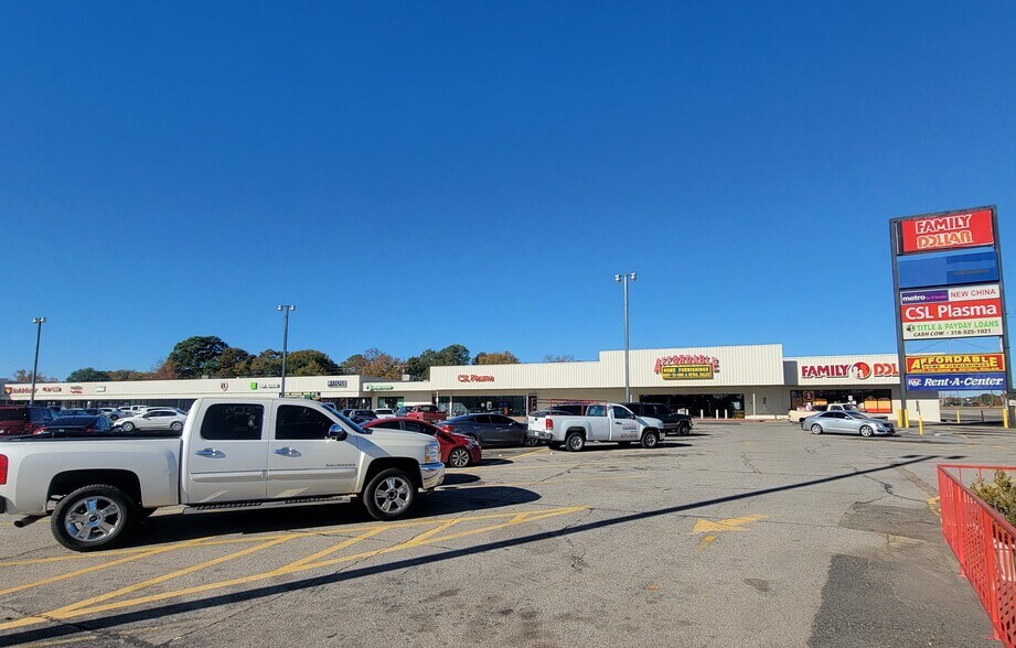 2710-2758 W 70th St, Shreveport, LA à louer - Photo du bâtiment - Image 2 de 6