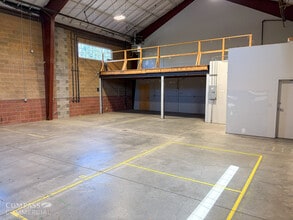 150 SW Scalehouse Loop, Bend, OR for lease Interior Photo- Image 2 of 5