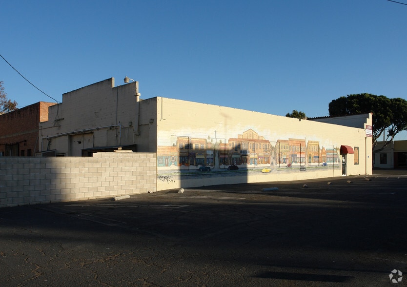 115 W Chapel St, Santa Maria, CA à vendre - Photo du bâtiment - Image 3 de 8