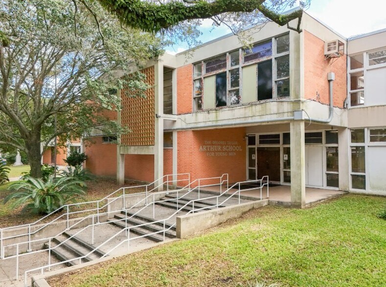 3736 Gentilly Blvd, New Orleans, LA à vendre - Photo du bâtiment - Image 3 de 11