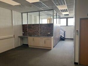 10-15 Anderson Rd, Swavesey for lease Interior Photo- Image 2 of 2