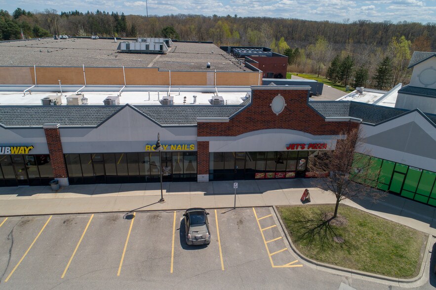 9580-9616 Chilson Commons, Pinckney, MI à louer - Photo du bâtiment - Image 3 de 9