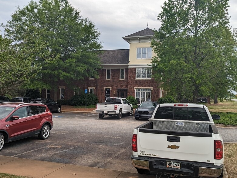 1022 Twelve Oaks Pl, Watkinsville, GA for lease - Building Photo - Image 3 of 15