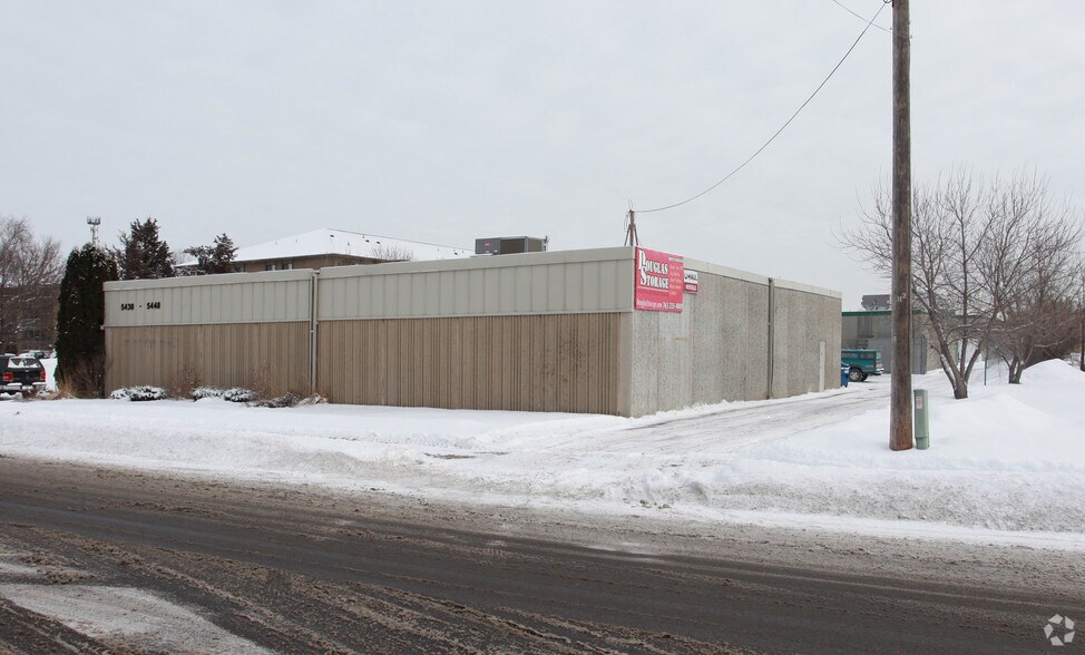 5430-5448 Douglas Dr N, Crystal, MN à louer - Photo du bâtiment - Image 2 de 48