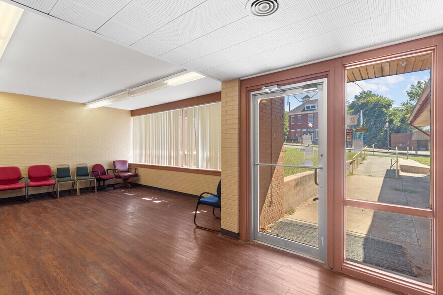 116 E Robert S Kerr Blvd, Wynnewood, OK à vendre - Photo du bâtiment - Image 2 de 59