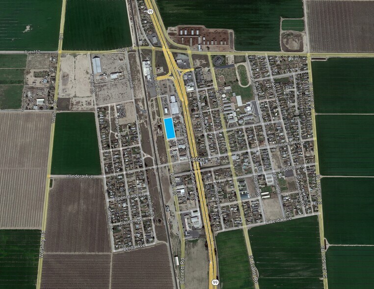 210-284 N Burnett Rd, Tipton, CA à louer - Photo du bâtiment - Image 2 de 4