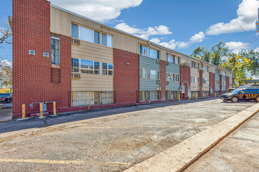 Colorado Springs Portfolio portfolio of 3 properties for sale on LoopNet.ca - Building Photo - Image 3 of 100