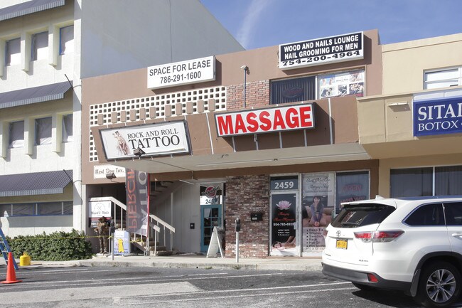 Plus de détails pour 2457-2459 E Commercial Blvd, Fort Lauderdale, FL - Commerce de détail à louer