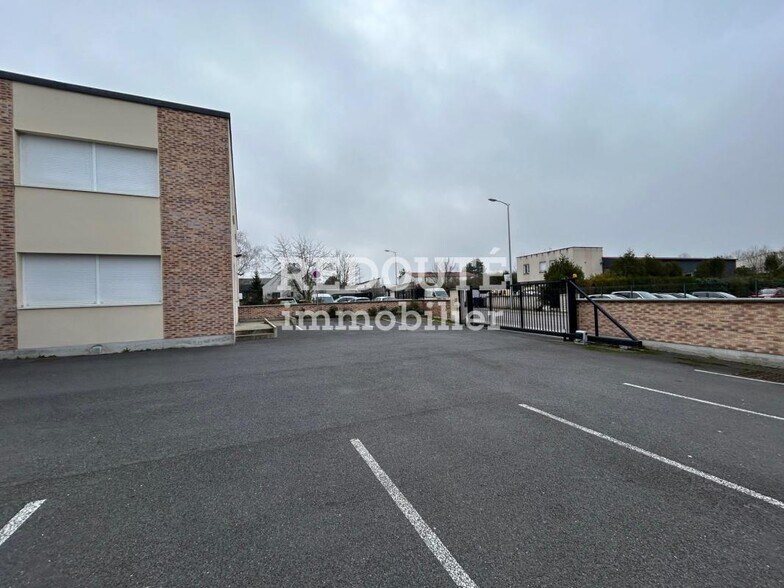 Industrial in Bezannes for lease - Building Photo - Image 3 of 7