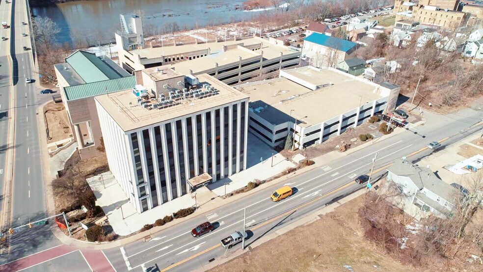 216 N River St, Wilkes Barre, PA à vendre - Photo du bâtiment - Image 2 de 17