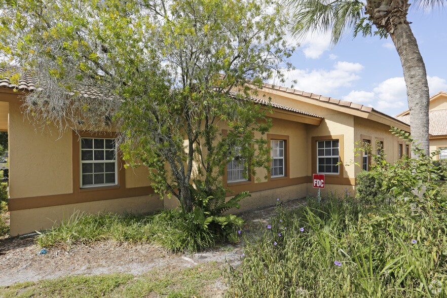 151-153 Center Rd, Venice, FL à vendre - Photo du bâtiment - Image 2 de 20