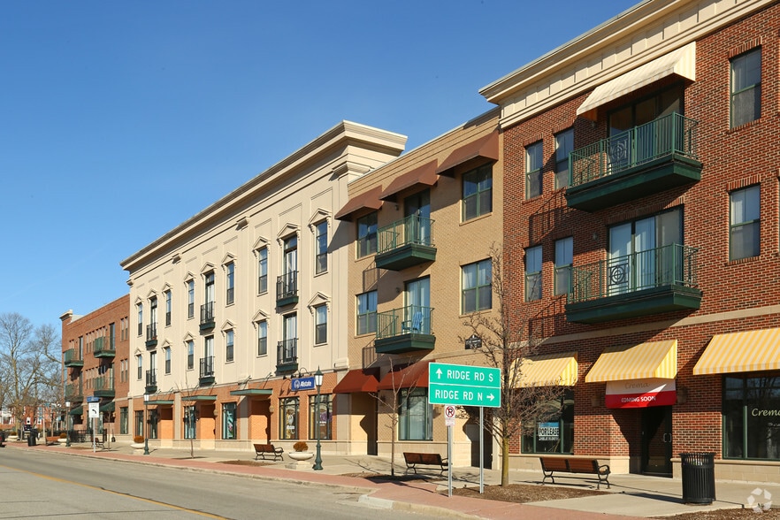 49730 Uptown Ave, Canton, MI for lease - Building Photo - Image 3 of 5